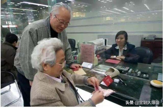 2025半夜不看风控下款的平台，权威概括五个申请频繁被风控能下的贷款